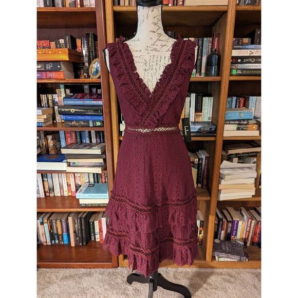 LULU'S Bryn burgundy lace v neck ruffled hem dress sz s nwt - Picture 1 of 6